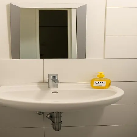 Maya Zentral Bequem ホームステイ