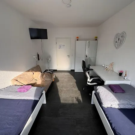 Maya Zentral Bequem ホームステイ *