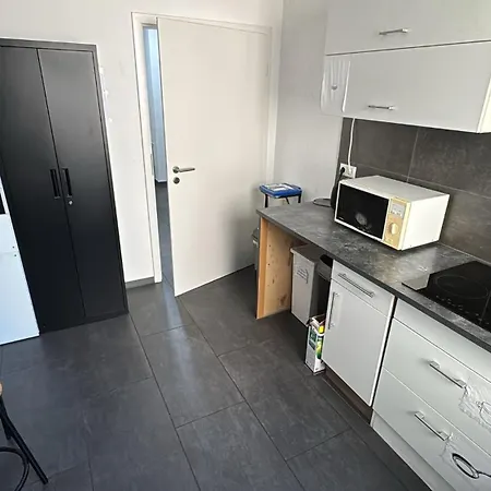 Maya Zentral Bequem ホームステイ *